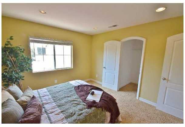 1047 Greenway Road Oceanside, CA 92057 - Photo 18 of 25 Gallery Image 18