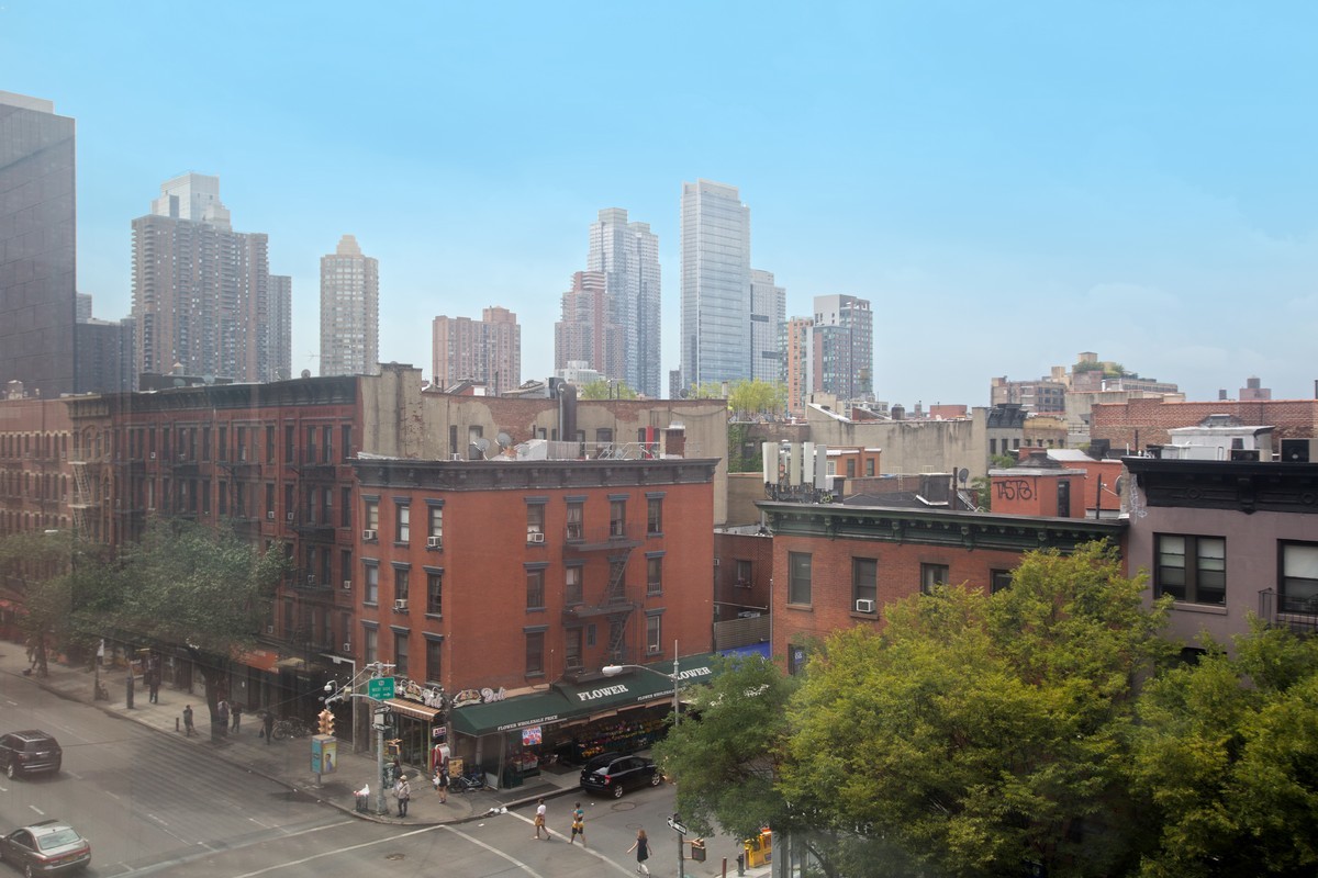 393 West 49th Street, Unit 5K Manhattan, NY 10019 - Photo 5 of 7