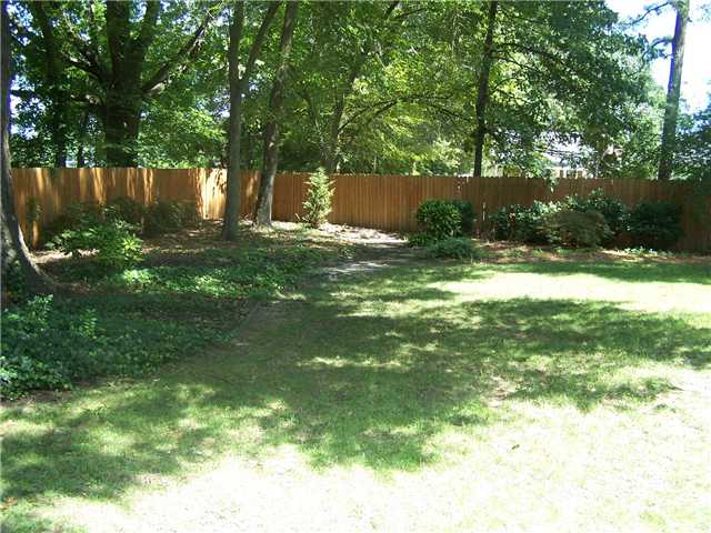 1931 Grovecrest Road Germantown, TN 38139 - Photo 16 of 25 Gallery Image 16