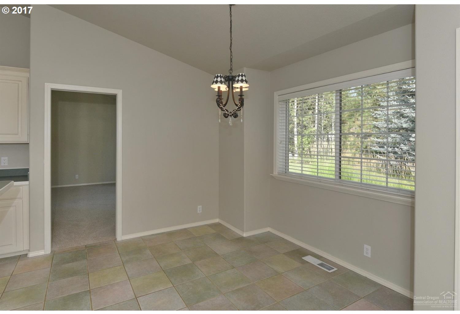2668 Northwest Strath Way Bend, OR 97703 - Photo 10 of 24 Gallery Image 10