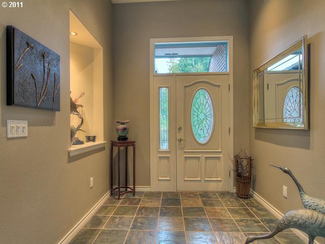 4260 Southeast Augusta Loop Gresham, OR 97080 - Photo 2 of 16 Gallery Image 2