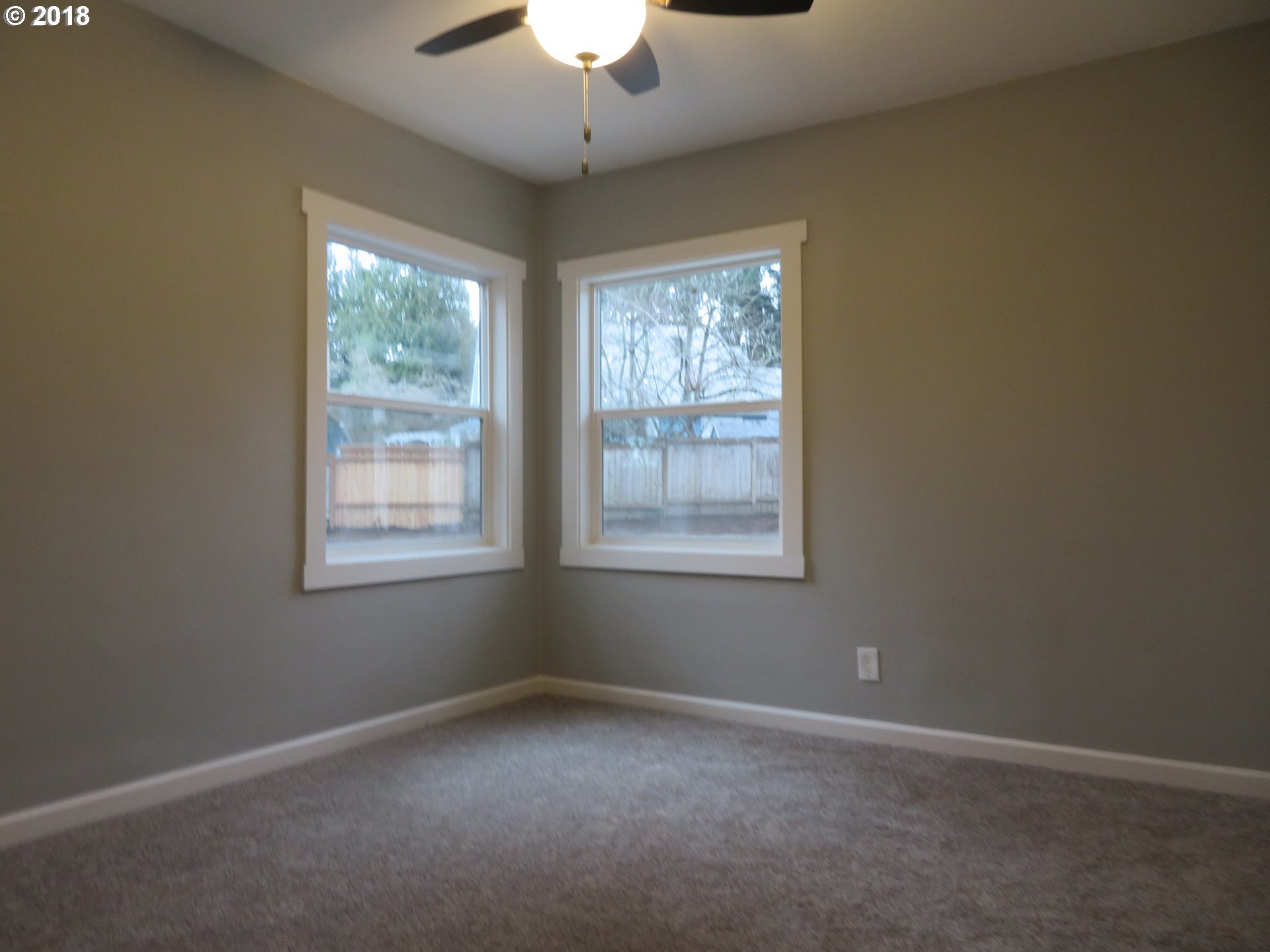 5140 Southwest Maplewood Road Portland, OR 97219 - Photo 13 of 30 Gallery Image 13