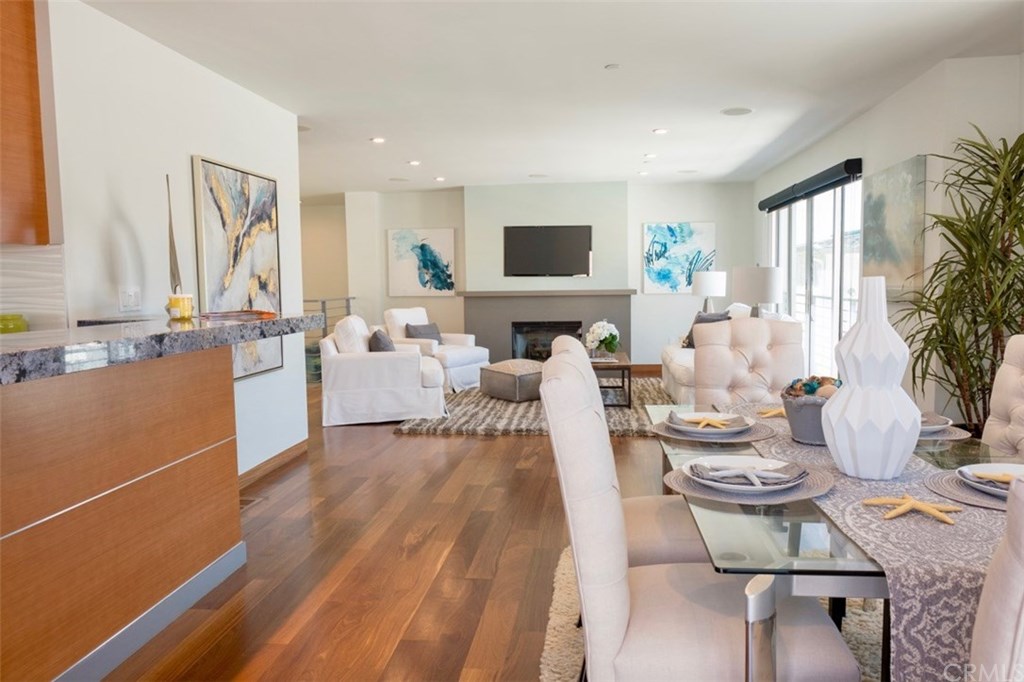 3215 Vista Drive Manhattan Beach, CA 90266 - Photo 5 of 36