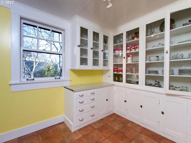 2539 Northwest Westover Road Portland, OR 97210 - Photo 9 of 16 Gallery Image 9