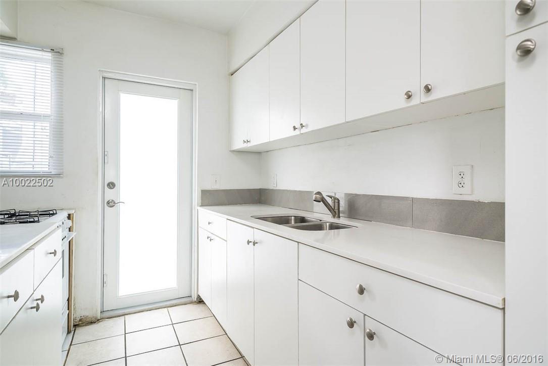 320 86th Street, Unit 1 Miami Beach, FL 33141 - Photo 7 of 20