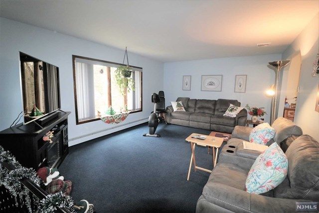 24 Rabbit Run West Milford, NJ 07435 - Photo 4 of 24 Gallery Image 4