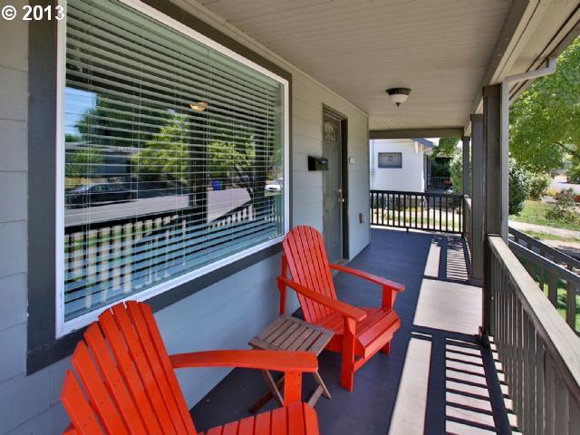 1805 North Sumner Street Portland, OR 97217 - Photo 2 of 16