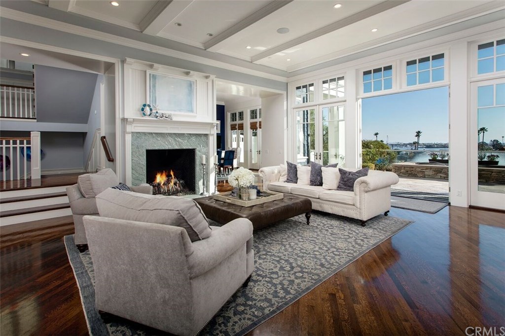 311 Kings Road Newport Beach, CA 92663 - Photo 9 of 50