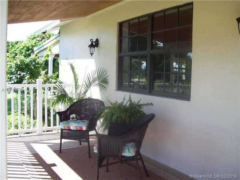 19650 Southwest 207th Avenue Miami, FL 33187 - Photo 31 of 34