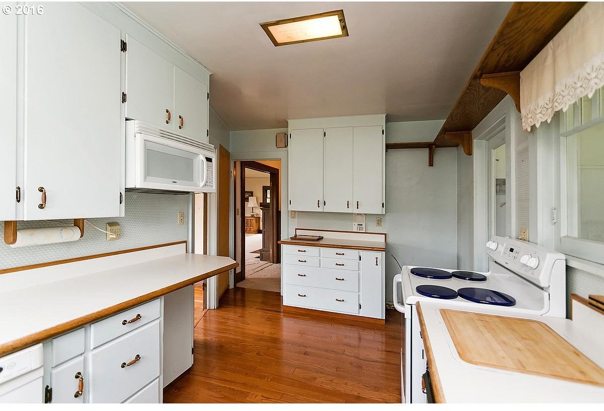 436 Country Club Road Hood River, OR 97031 - Photo 11 of 30 Gallery Image 11