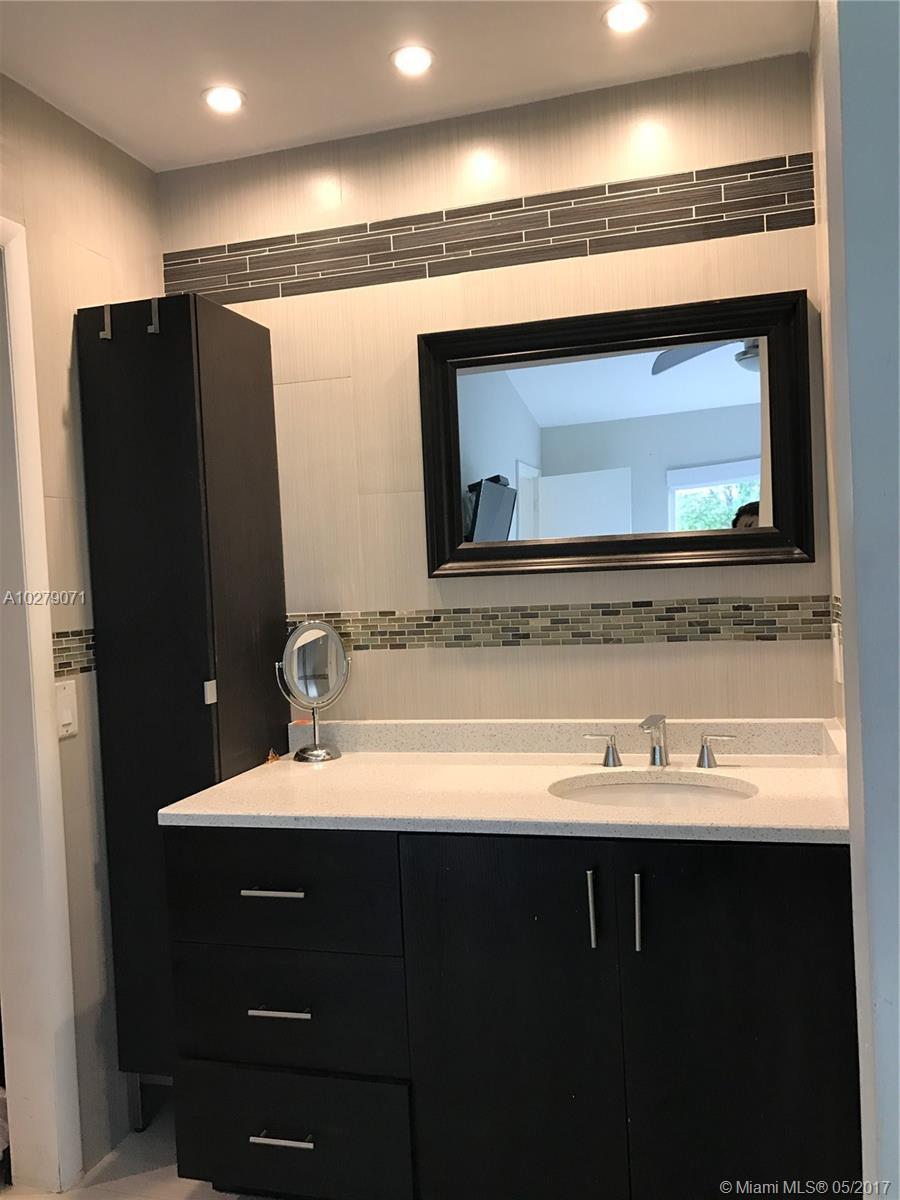459 Talavera Road Weston, FL 33326 - Photo 4 of 27 Gallery Image 4