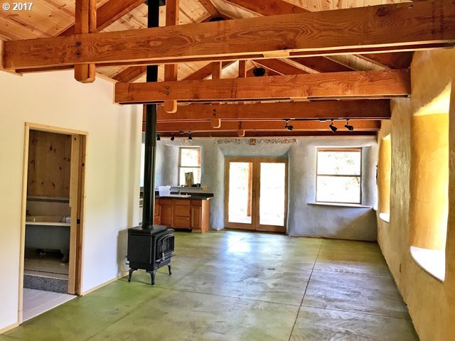 710 Schilling Road Lyle, WA 98635 - Photo 3 of 29 Gallery Image 3