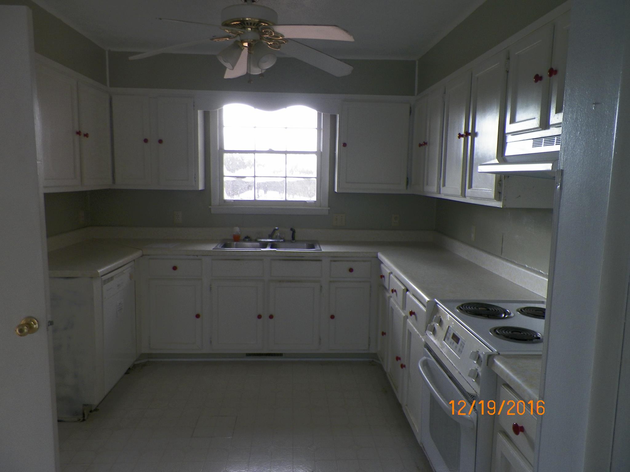 5932 Greenbriar Road Franklin, TN 37064 - Photo 5 of 16 kitchen