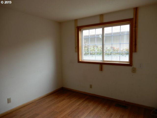 2074 Bonnie Lane Springfield, OR 97477 - Photo 15 of 25 Gallery Image 15