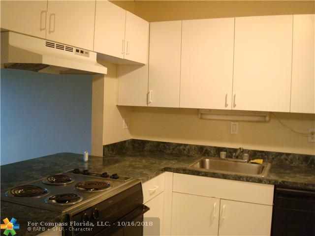 4324 Northwest 9th Avenue, Unit 73B Pompano Beach, FL 33064 - Photo 5 of 11