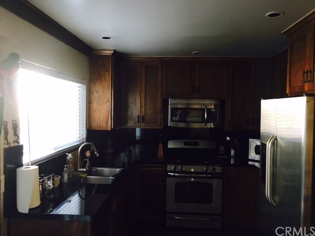 11742 215th Street, Unit 8 Lakewood, CA 90715 - Photo 7 of 20