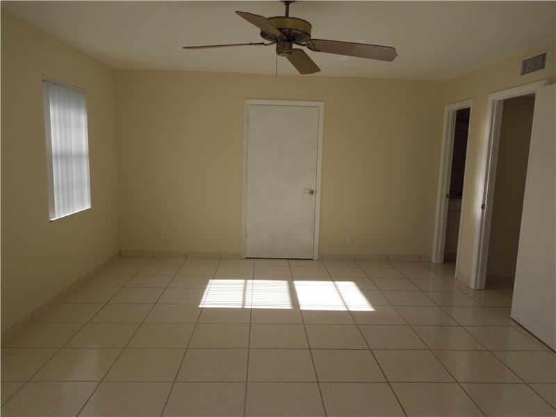9410 Southwest 61st Way, Unit 8B Boca Raton, FL 33428 - Photo 8 of 18