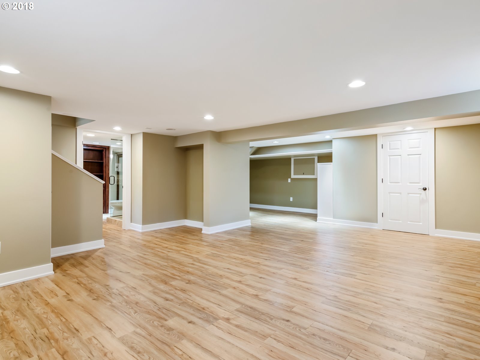 11995 Southwest Walker Road Beaverton, OR 97005 - Photo 11 of 32 Gallery Image 11