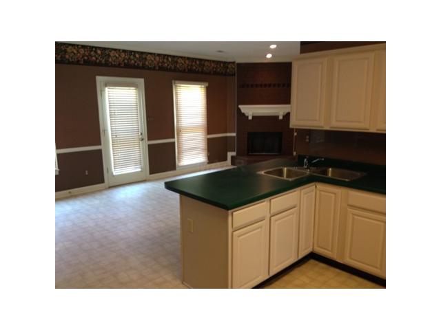 8742 Raspberry Lane Memphis, TN 38016 - Photo 4 of 23