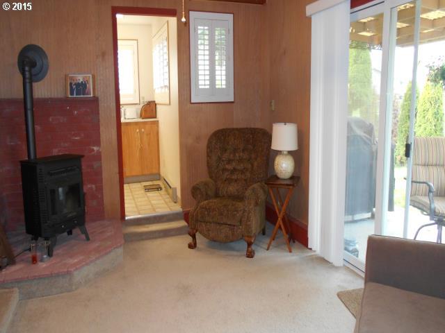 1367 Umpqua Road Woodburn, OR 97071 - Photo 9 of 14 Gallery Image 9