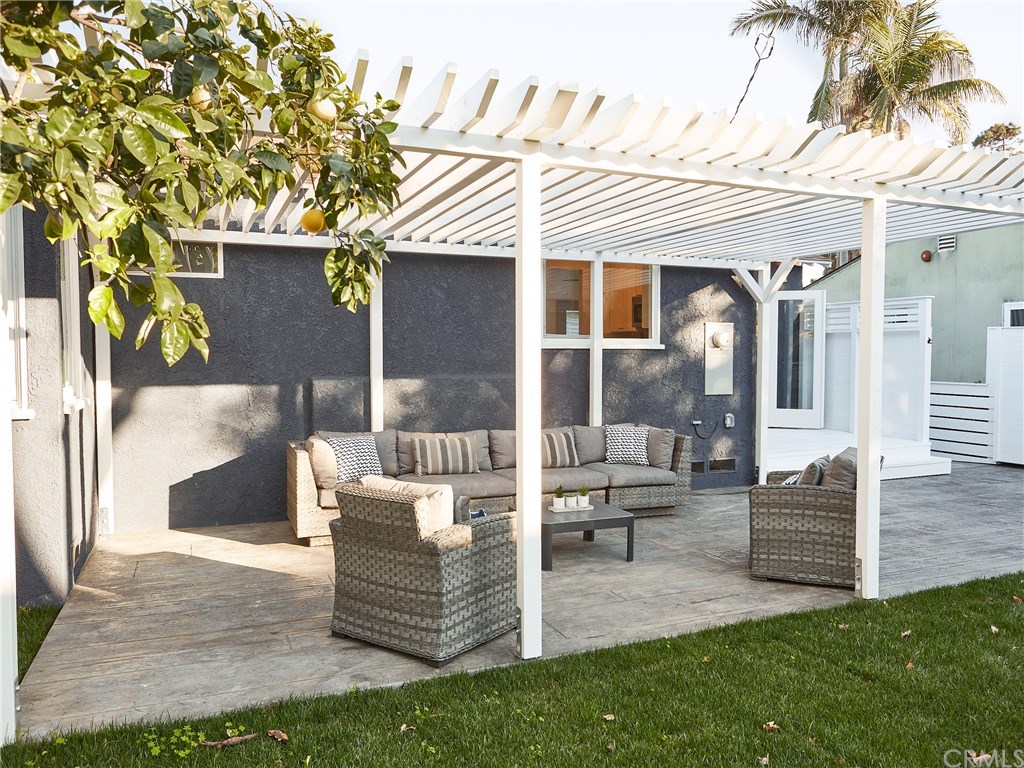 747 Center Street El Segundo, CA 90245 - Photo 14 of 20