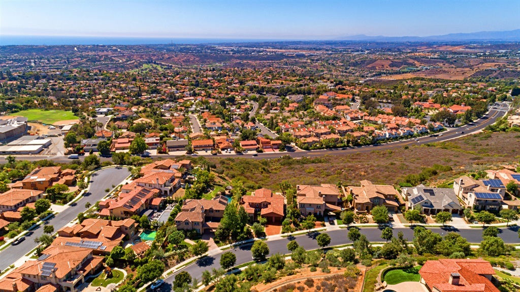 7004 Corintia Street Carlsbad, CA 92009 - Photo 2 of 25