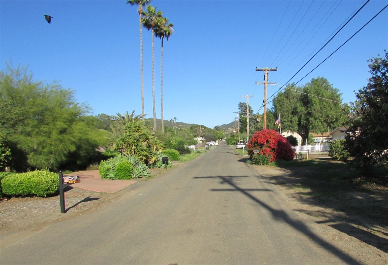 1507 Monte Mar Road Vista, CA 92084 - Photo 9 of 24 Quiet dead-end street
