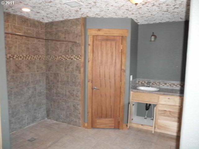 68581 Canyon Road Hines, OR 97738 - Photo 6 of 14 Gallery Image 6