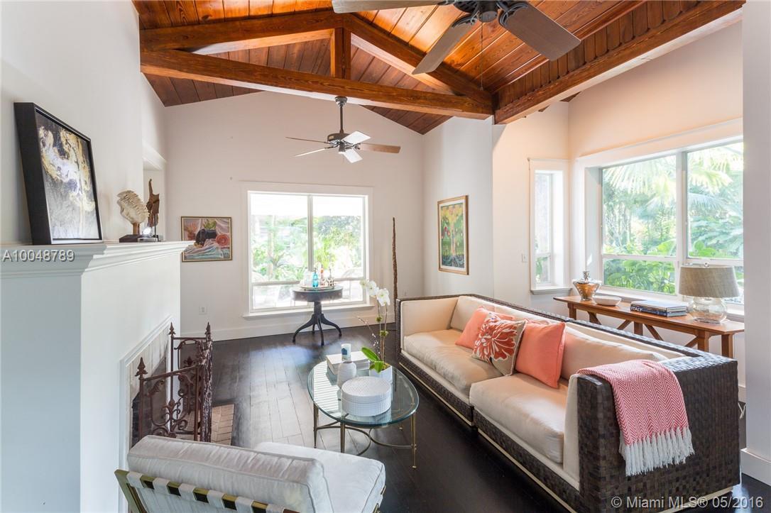 87 Southwest 18th Road Miami, FL 33129 - Photo 5 of 27 Gallery Image 5