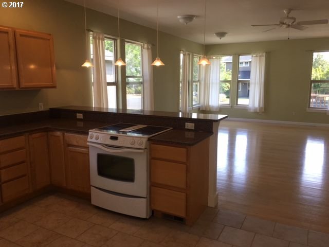 800 Henderson Road Hood River, OR 97031 - Photo 5 of 5 Gallery Image 5