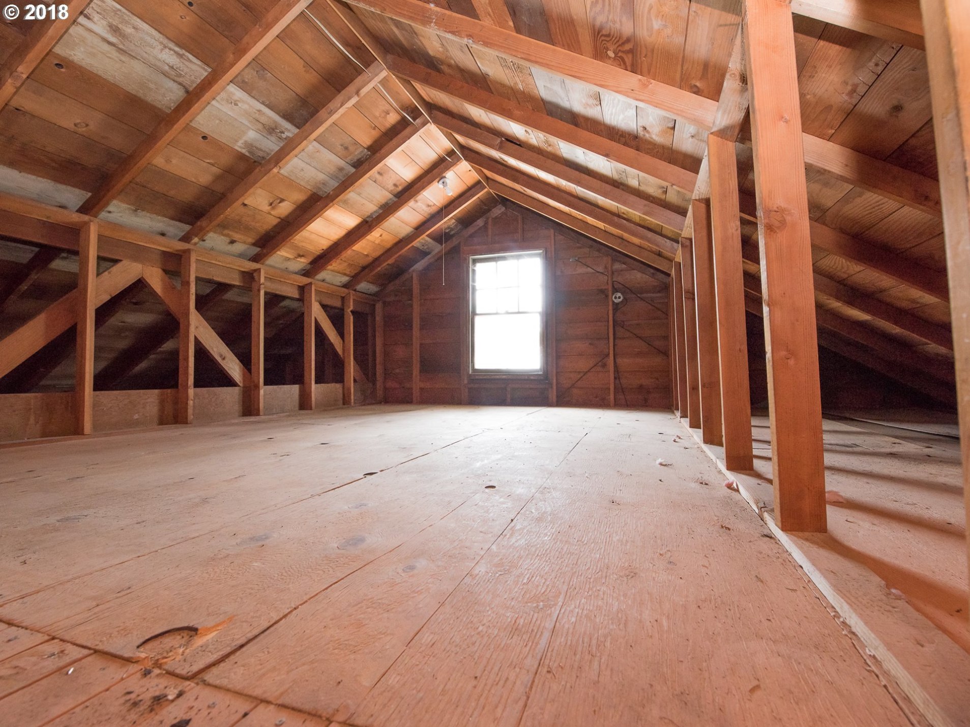 912 Northeast 68th Avenue Portland, OR 97213 - Photo 1 of 31 Gallery Image 1