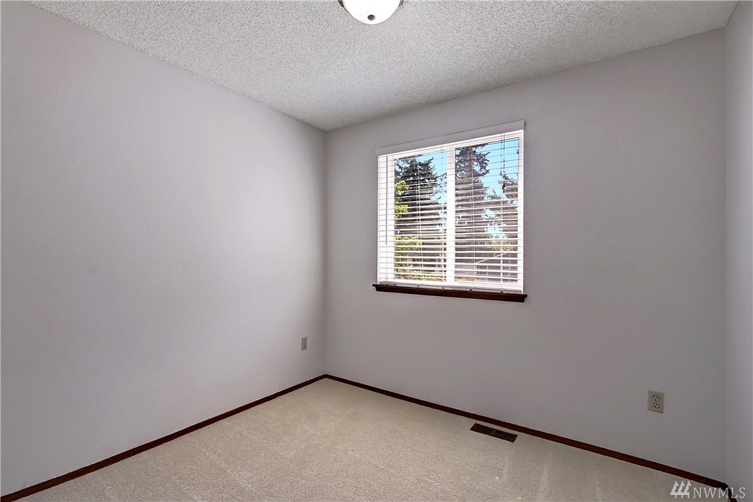 17654 152nd Place Southeast Renton, WA 98058 - Photo 14 of 24 Gallery Image 14