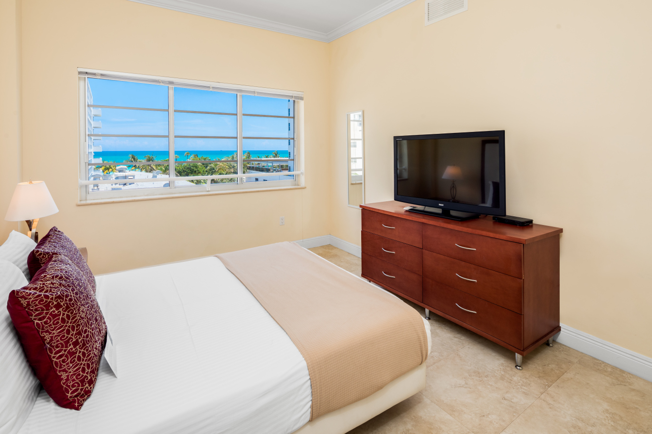 Collins Avenue Miami Beach, FL 33140 - Photo 6 of 8