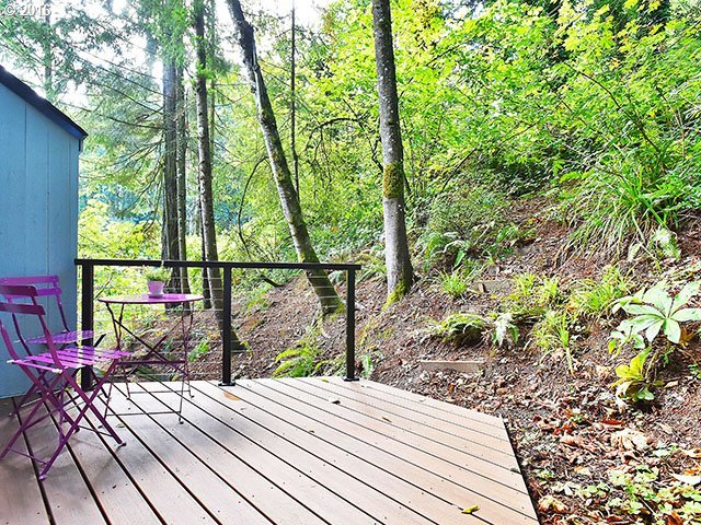 2710 Southwest Rutland Terrace Portland, OR 97205 - Photo 16 of 24 Gallery Image 16