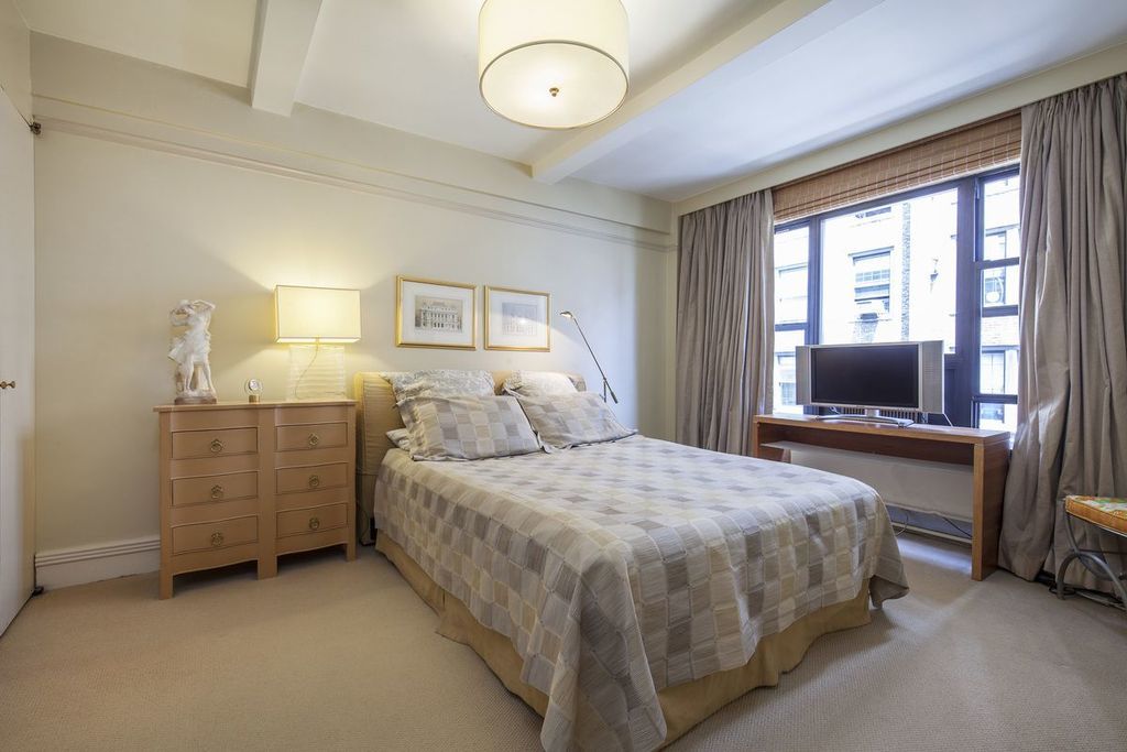 111 East 88th Street, Unit 8D Manhattan, NY 10128 - Photo 5 of 9