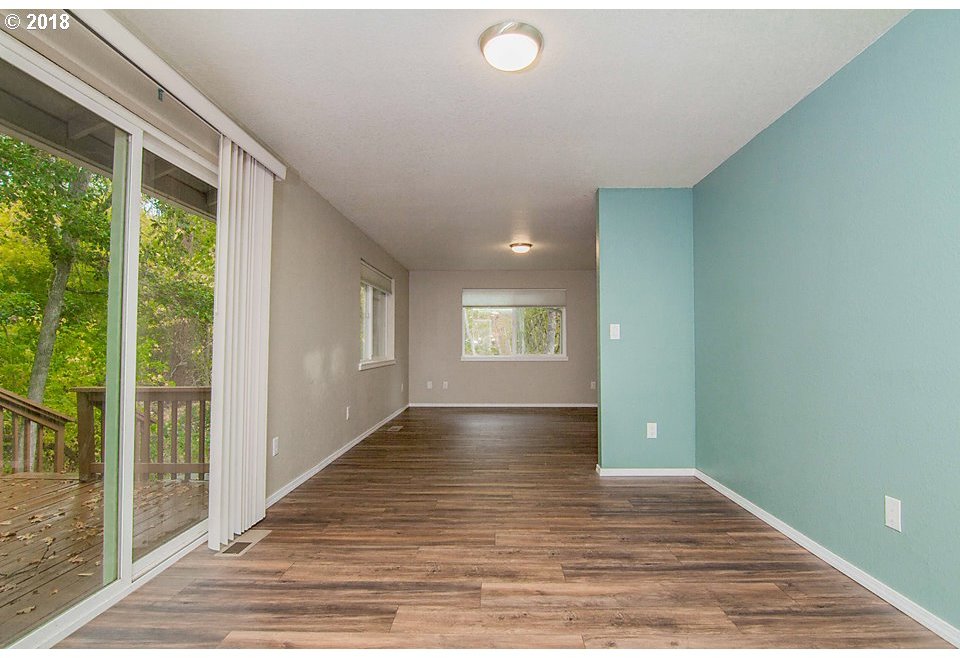 1146 Northeast Rifle Range Street Roseburg, OR 97470 - Photo 3 of 27 Gallery Image 3