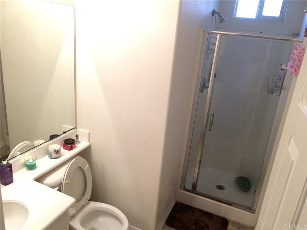 692 Apache Street San Jacinto, CA 92582 - Photo 14 of 36 Downstairs bathroom