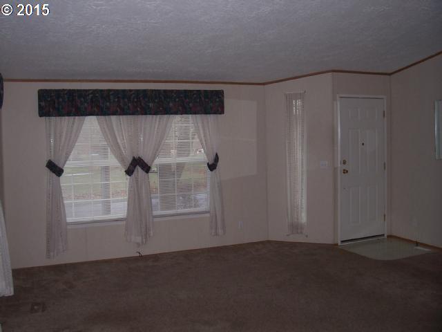 630 Northeast 35th Street Pendleton, OR 97801 - Photo 5 of 7