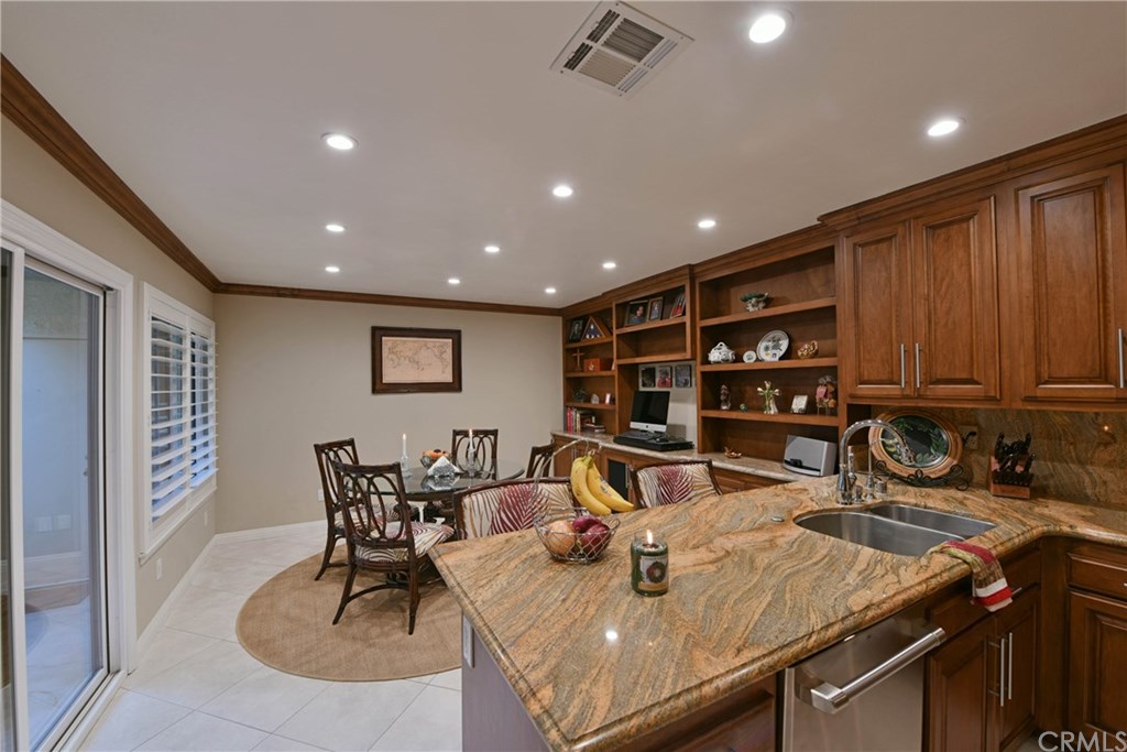 663 Colonial Circle Fullerton, CA 92835 - Photo 13 of 46