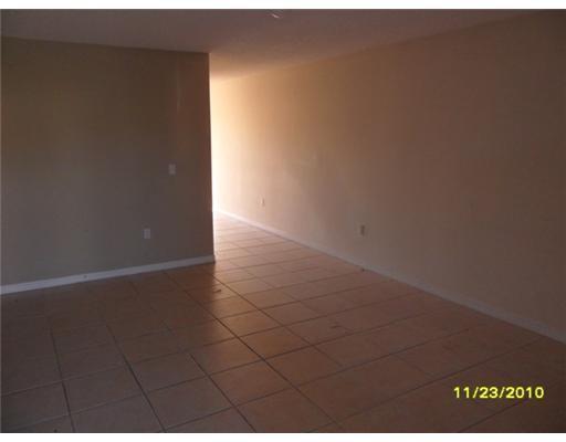 25744 Southwest 128th Avenue Homestead, FL 33032 - Photo 4 of 14