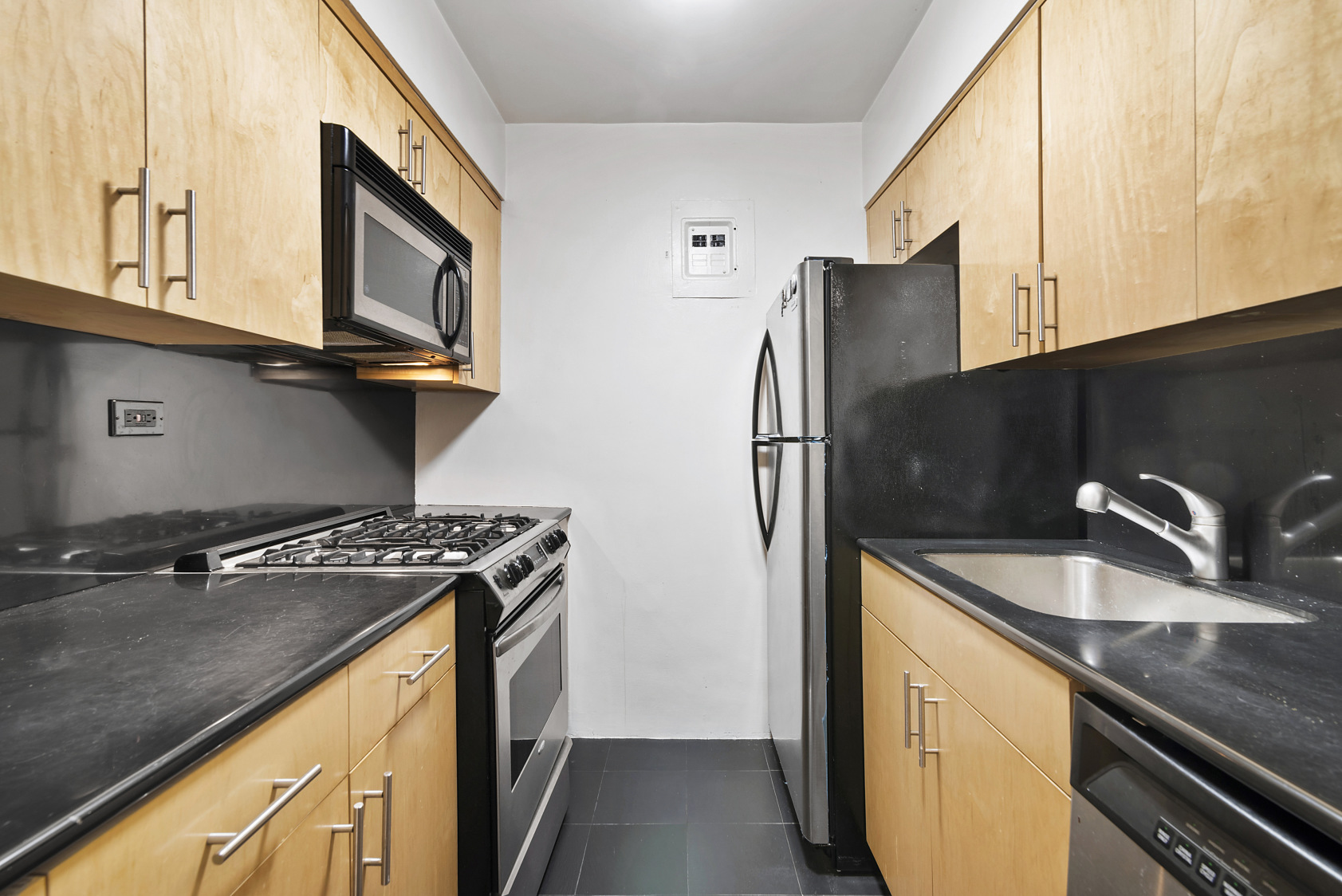 100 West 57th Street, Unit 6L Manhattan, NY 10019 - Photo 2 of 7