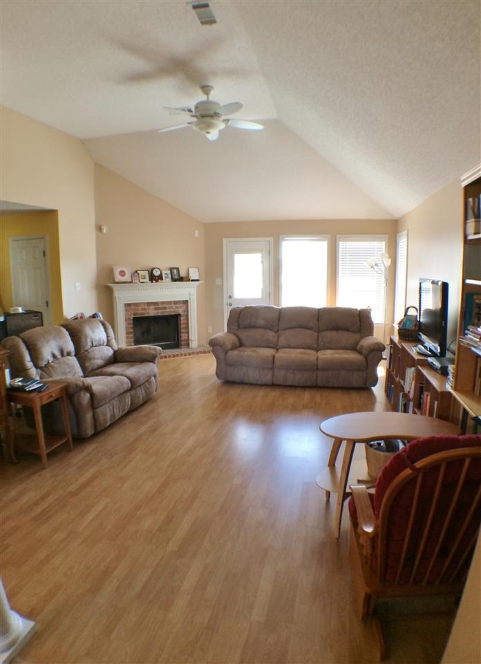 2706 Breezy Ridge Trail Memphis, TN 38016 - Photo 4 of 23 Gallery Image 4