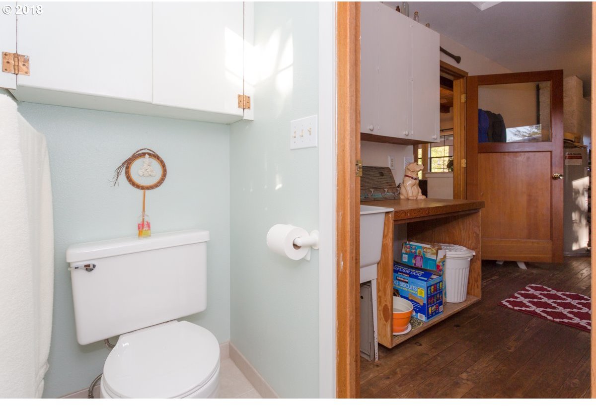 89556 Lewis And Clark Road Astoria, OR 97103 - Photo 4 of 32 Gallery Image 4