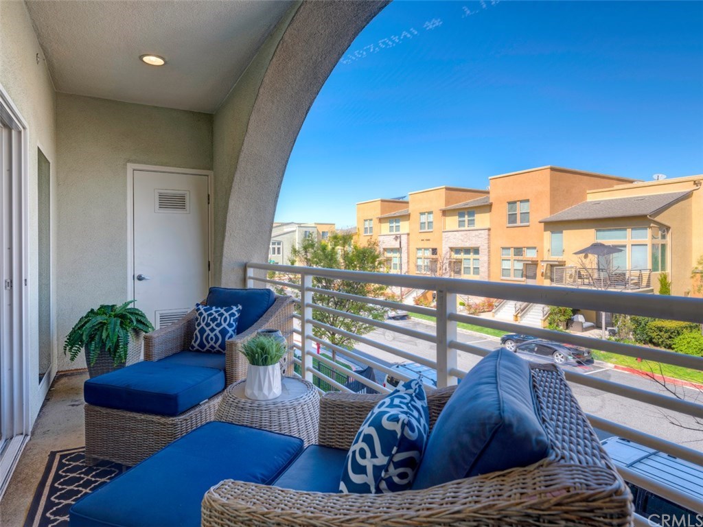 5450 Strand, Unit 202 Hawthorne, CA 90250 - Photo 4 of 28