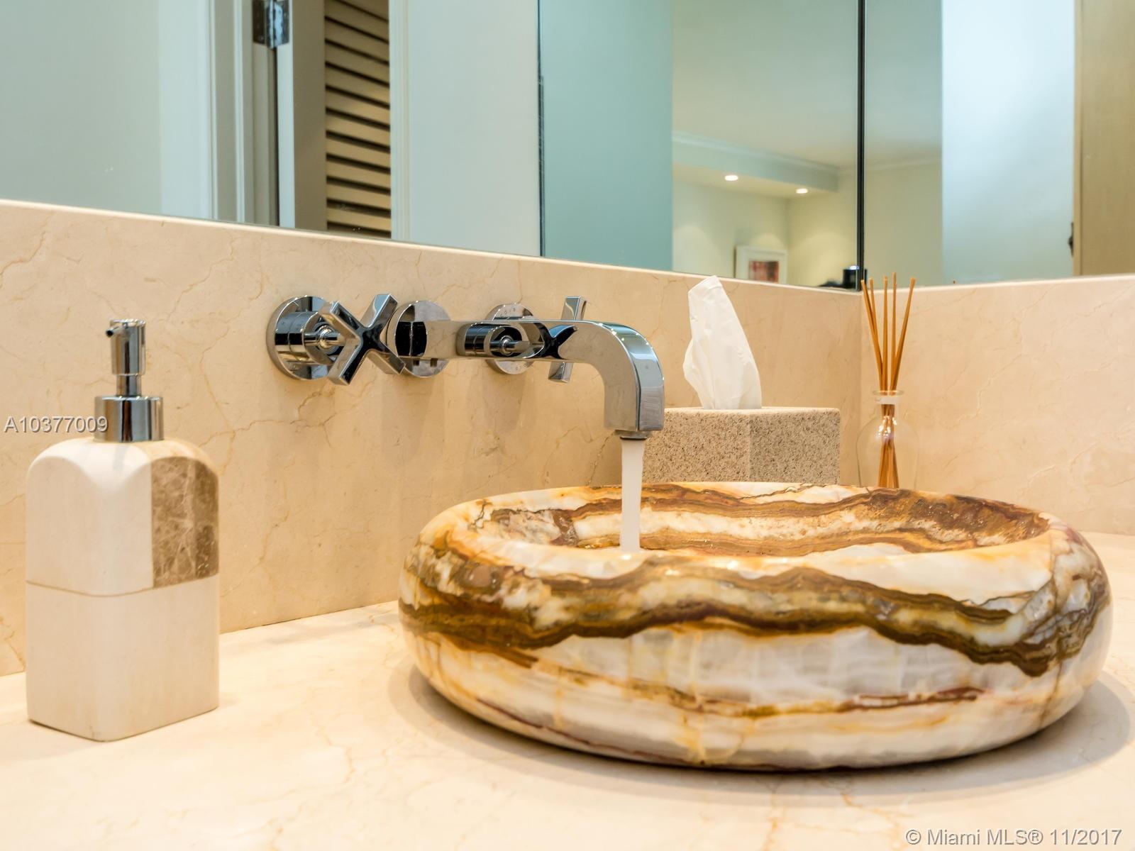 607 Ocean Drive, Unit 9K Key Biscayne, FL 33149 - Photo 52 of 78