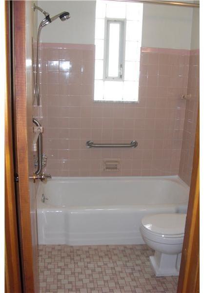 307 Pointview Road Brentwood, PA 15227 - Photo 9 of 15 Gallery Image 9
