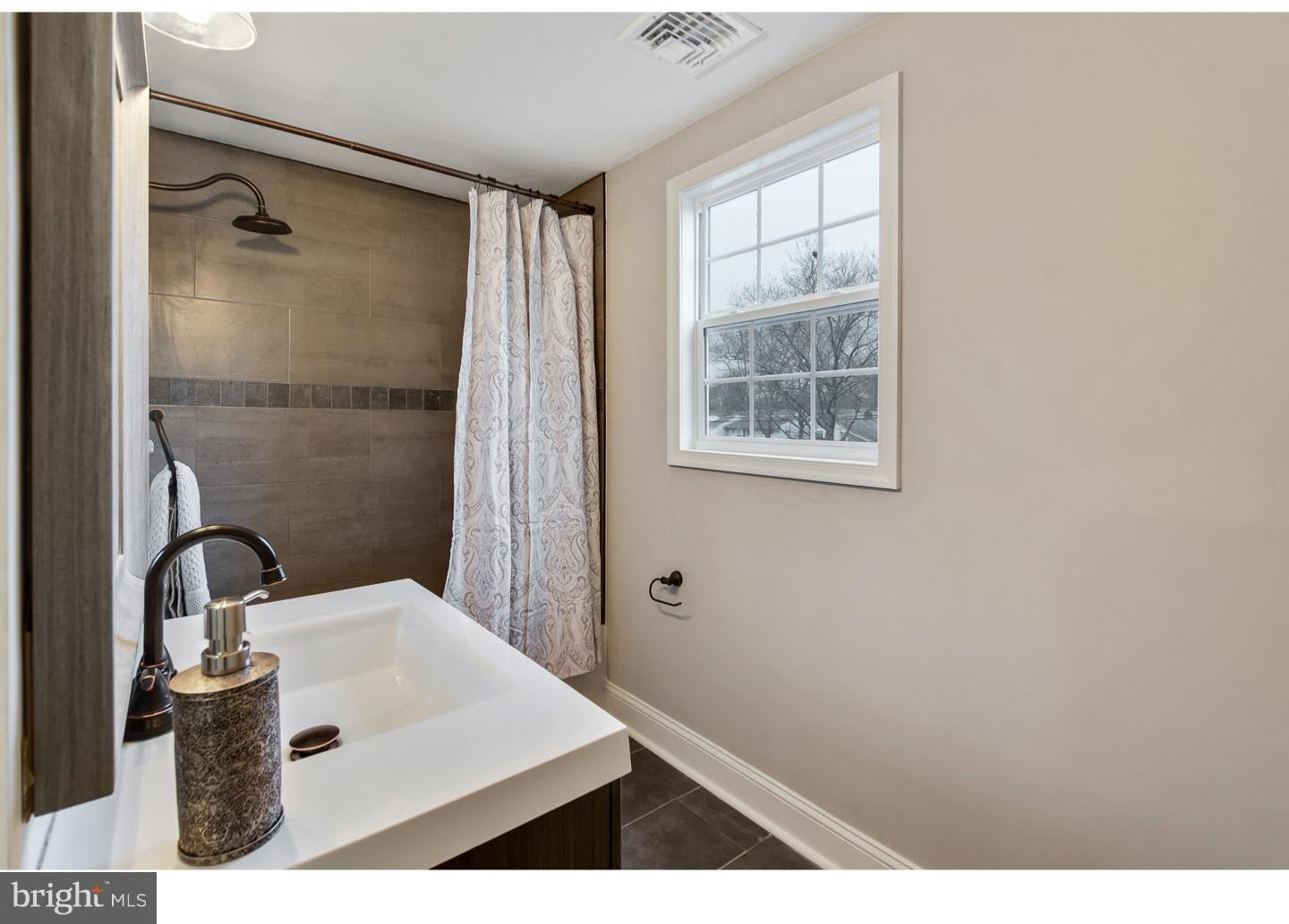 6 Broadleaf Road Levittown, PA 19057 - Photo 19 of 25 Gallery Image 19
