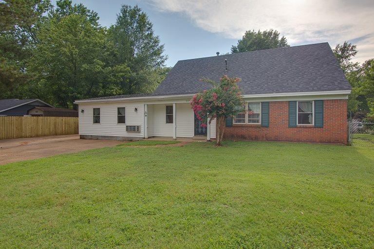 9155 Forrest Drive Southaven, MS 38671 - Photo 1 of 18