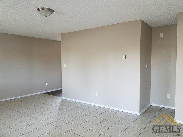 613 Lawson Road Bakersfield, CA 93307 - Photo 7 of 24 Gallery Image 7