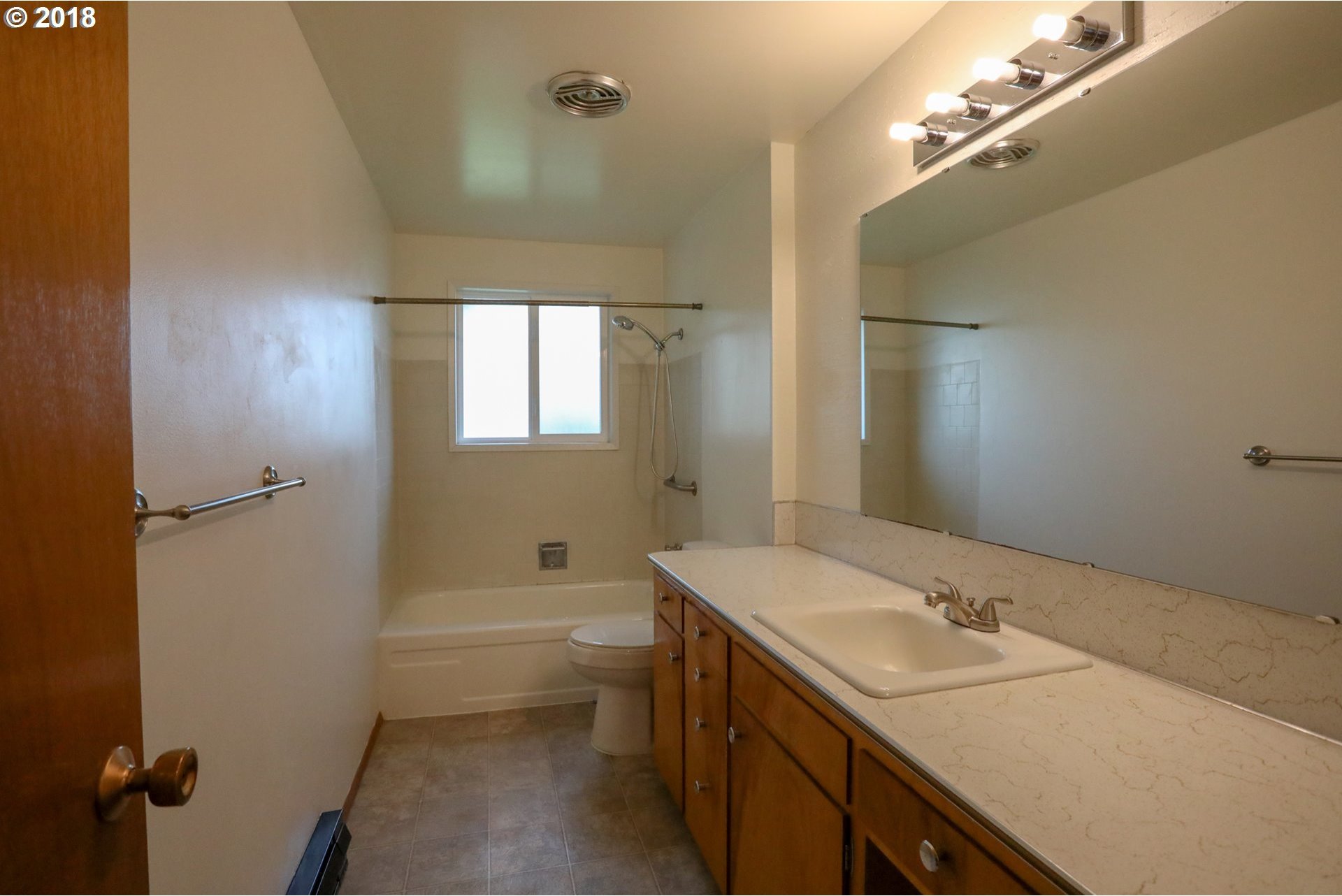 1438 Rainier Road Woodburn, OR 97071 - Photo 13 of 22 Gallery Image 13